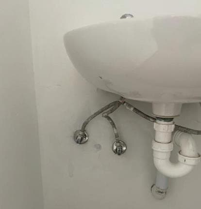 Luxurious salon interior showcasing modern design and comfortable seating.